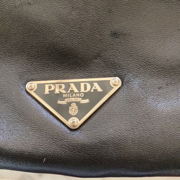 Gorgeous Authentic Prada hobo shoulder bag. - Picture 2 of 12